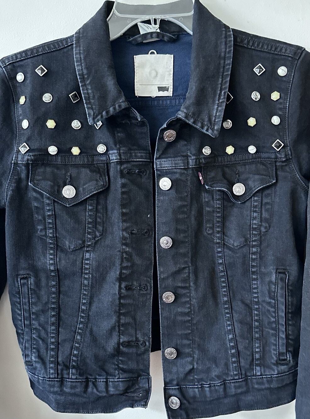 Levis Woman’s Denim Trucker Jacket With Black & White Jewels Sequins Size M
